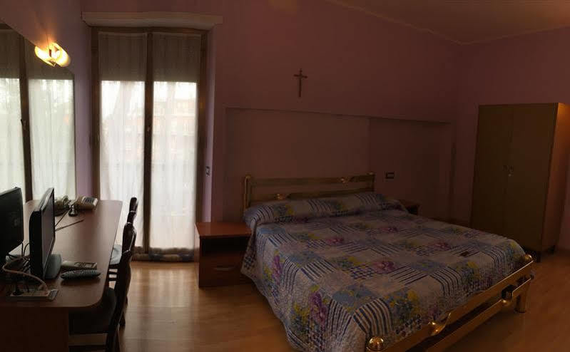 Casa Nostra Signora Hotel Isola Farnese Ngoại thất bức ảnh